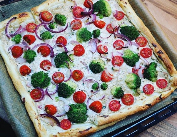 Blätterteig Frischkäse Pizza