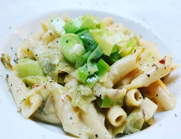 Penne mit Saurer Sahne & Lauch