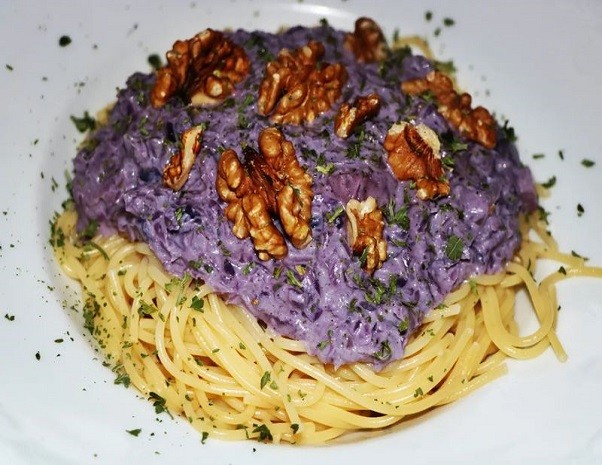 Spaghetti mit Kohl und Käse