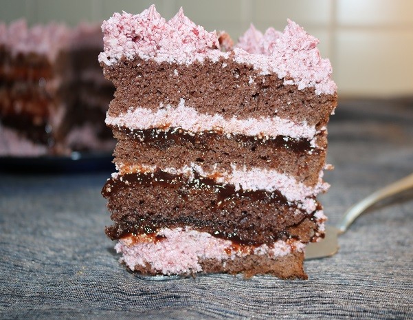 Pflaumen Weincremetorte