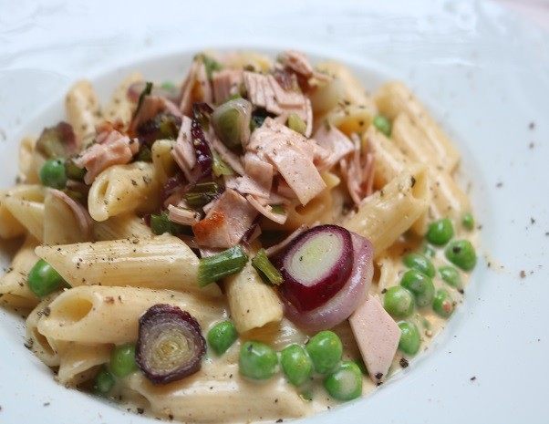 Penne mit Erbsen & Veggie Wurst